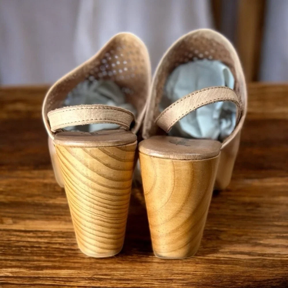 Free People NWB Size 38EU‎ peach pearl the Logan Leather Clogs